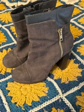 Kohl's Dark Brown Suede Block Heel Ankle Boots with Side Zip